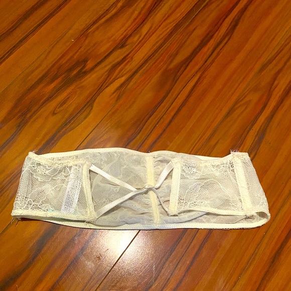 NWOT Kimchi Blue Cream Strapless lace bralette - Picture 1 of 3